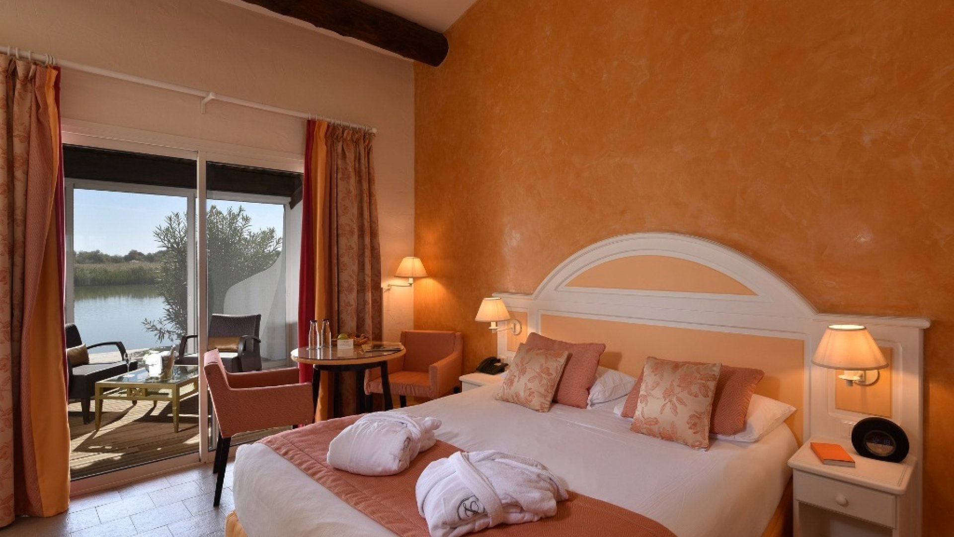 chambre marais hôtel L'Estelle en Camargue PACA