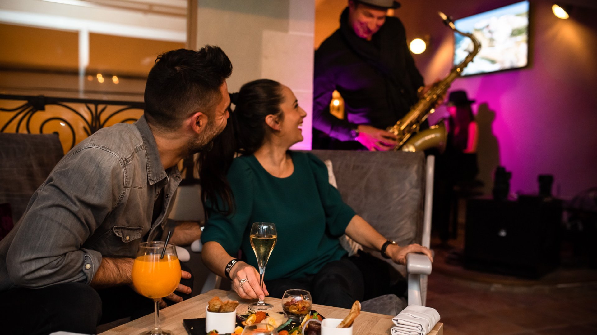 Sunset soirée musicale hôtel restaurant L'Estelle en Camargue PACA